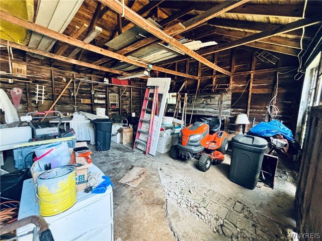 1933 Crescent, Hamburg, NY 14085