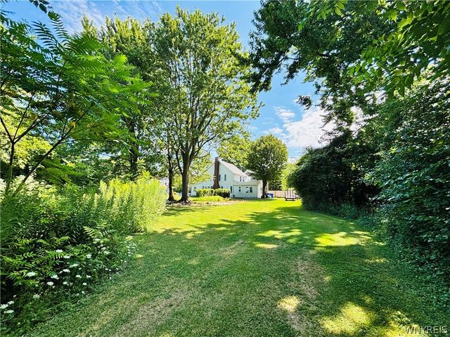 1933 Crescent, Hamburg, NY 14085