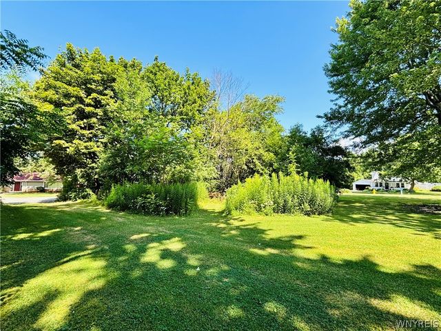 1933 Crescent, Hamburg, NY 14085