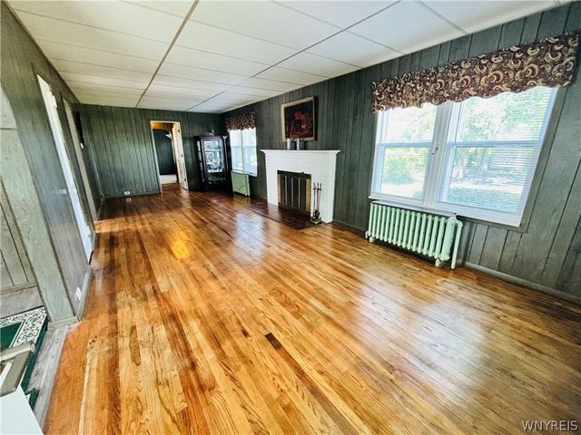 1933 Crescent, Hamburg, NY 14085