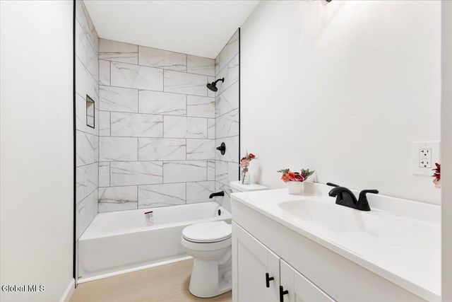 26 East Road, Moreau, NY 12803