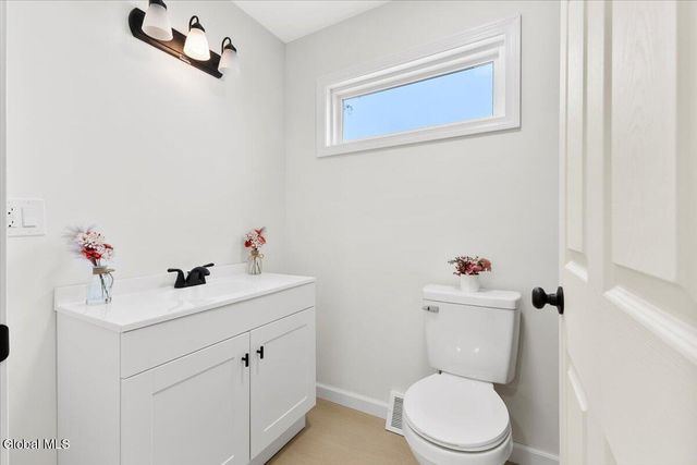 26 East Road, Moreau, NY 12803