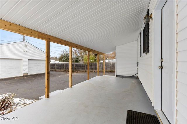 26 East Road, Moreau, NY 12803