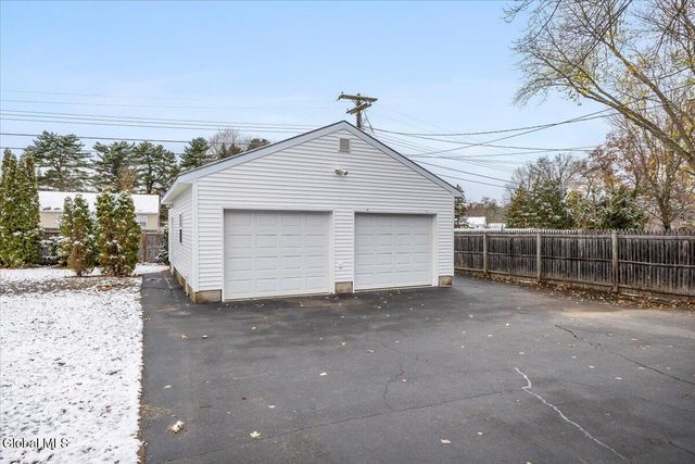 26 East Road, Moreau, NY 12803