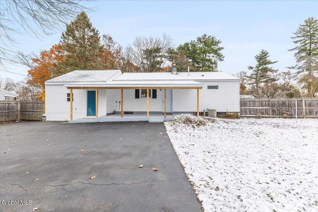 26 East Road, Moreau, NY 12803