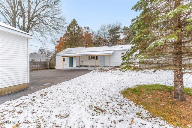 26 East Road, Moreau, NY 12803