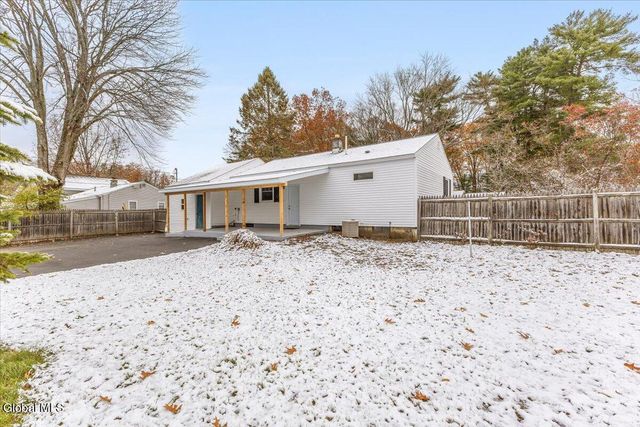 26 East Road, Moreau, NY 12803