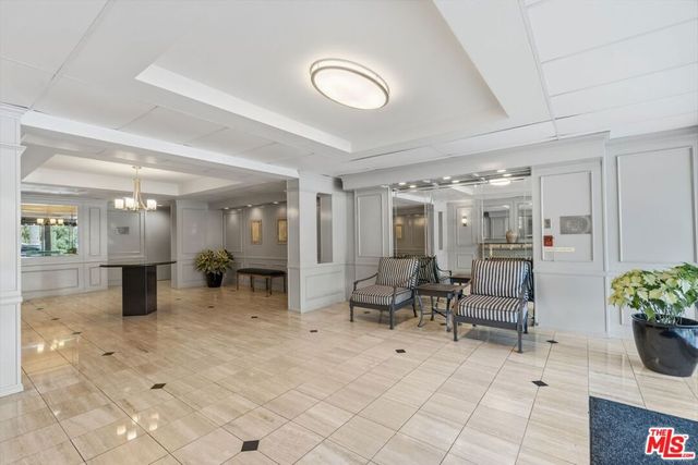 906 N Doheny Drive 221, West Hollywood, CA 90069