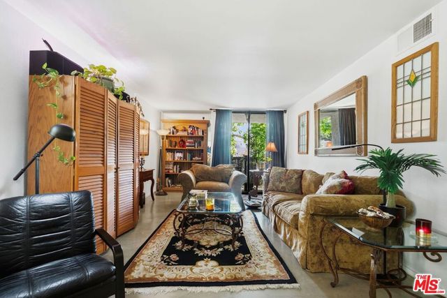 906 N Doheny Drive 221, West Hollywood, CA 90069