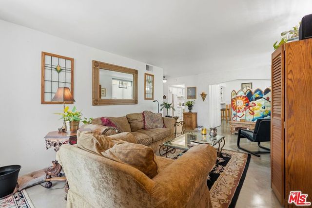 906 N Doheny Drive 221, West Hollywood, CA 90069