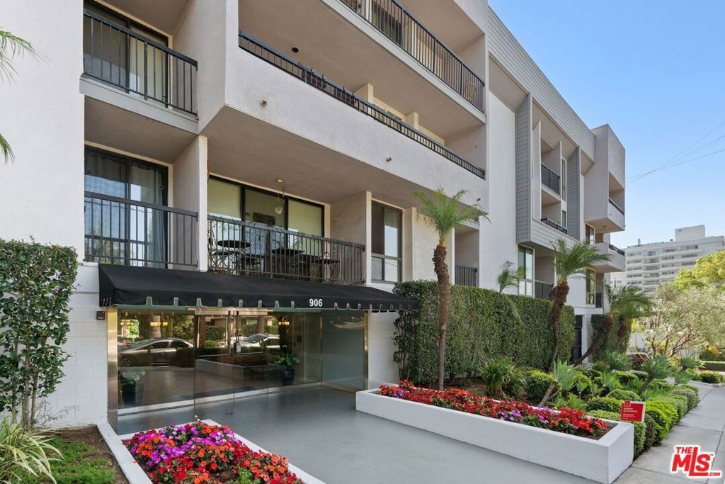 906 N Doheny Drive 221, West Hollywood, CA 90069