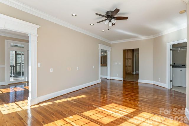 16 WINTERBERRY Drive, Hendersonville, NC 28739