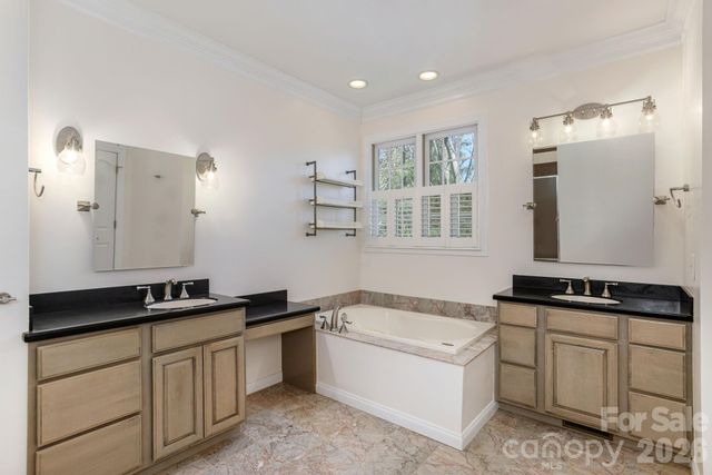 16 WINTERBERRY Drive, Hendersonville, NC 28739