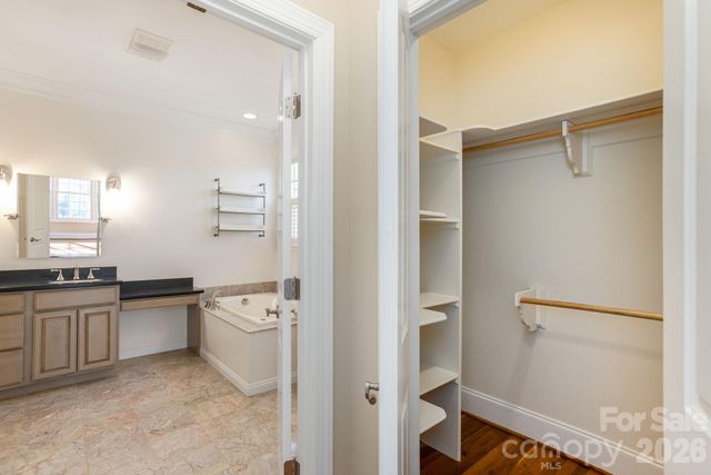 16 WINTERBERRY Drive, Hendersonville, NC 28739