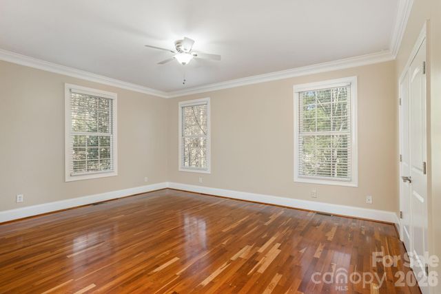 16 WINTERBERRY Drive, Hendersonville, NC 28739