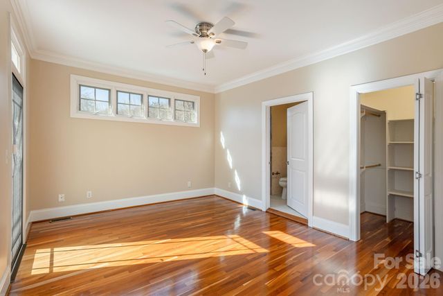 16 WINTERBERRY Drive, Hendersonville, NC 28739