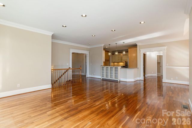 16 WINTERBERRY Drive, Hendersonville, NC 28739