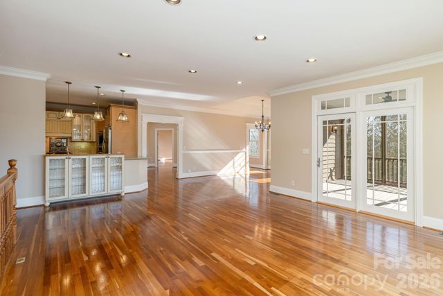 16 WINTERBERRY Drive, Hendersonville, NC 28739