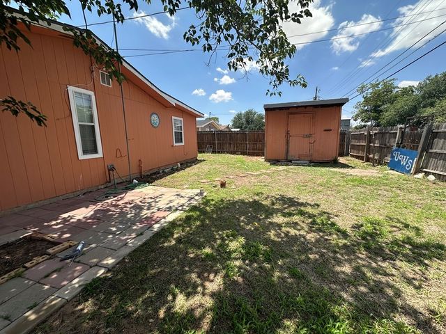 902 39th St, Odessa, TX 79764