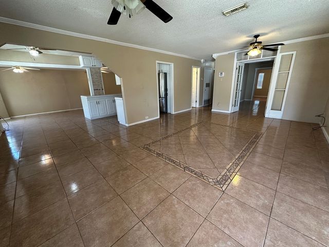 902 39th St, Odessa, TX 79764