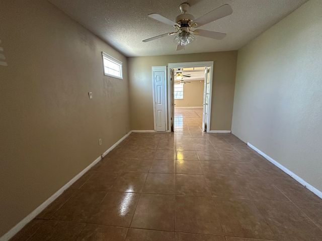 902 39th St, Odessa, TX 79764