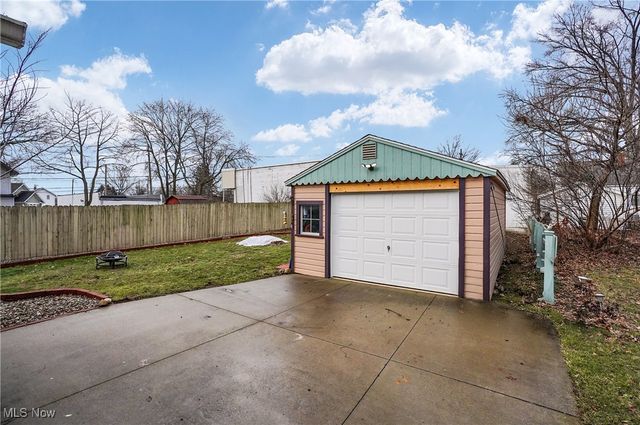 2540 11th Street, Cuyahoga Falls, OH 44221