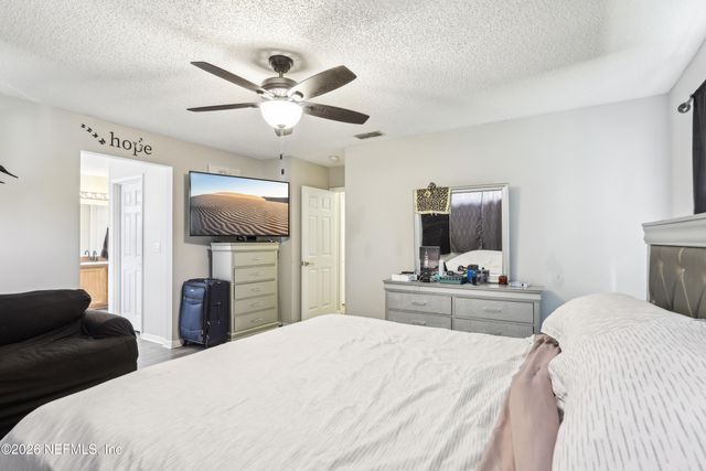 4322 S MARSH HAWK Drive S, Jacksonville, FL 32218