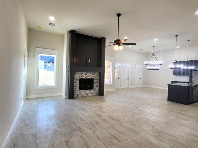 11624 NW 103rd Street, Yukon, OK 73099