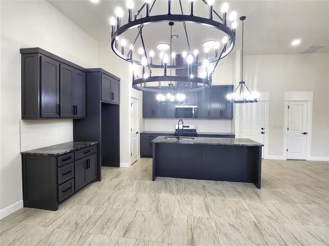 11624 NW 103rd Street, Yukon, OK 73099