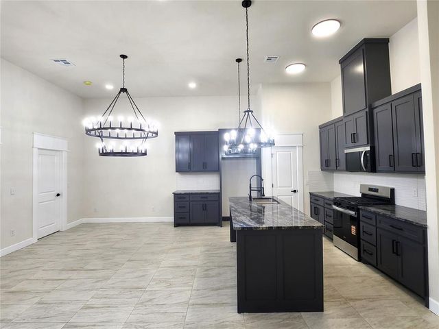 11624 NW 103rd Street, Yukon, OK 73099
