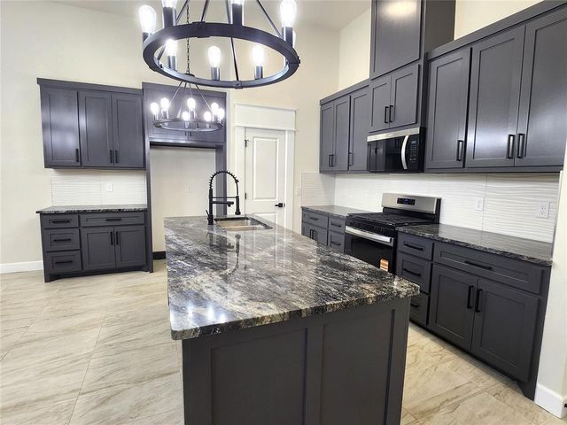11624 NW 103rd Street, Yukon, OK 73099