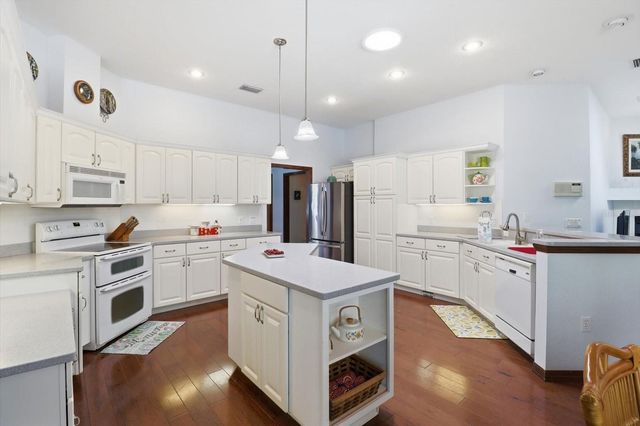 8610 SW 196TH AVENUE ROAD, Dunnellon, FL 34432