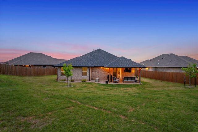 9516 NW 86th Street, Yukon, OK 73099