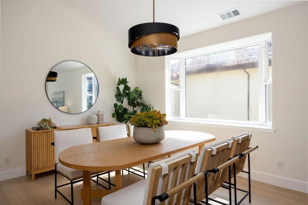 Image 10 of property listing at 525 5th Street, Montara, CA 94037