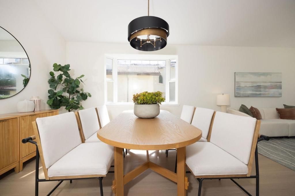 Image 11 of property listing at 525 5th Street, Montara, CA 94037