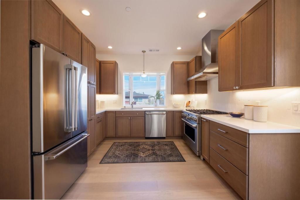 Image 15 of property listing at 525 5th Street, Montara, CA 94037