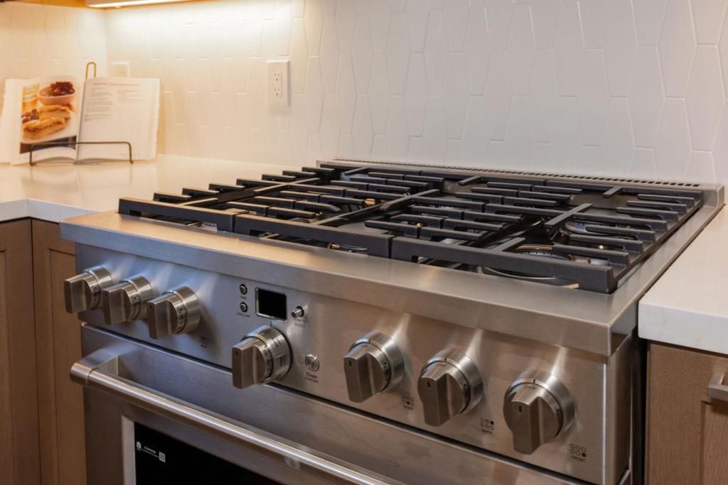 Image 18 of property listing at 525 5th Street, Montara, CA 94037