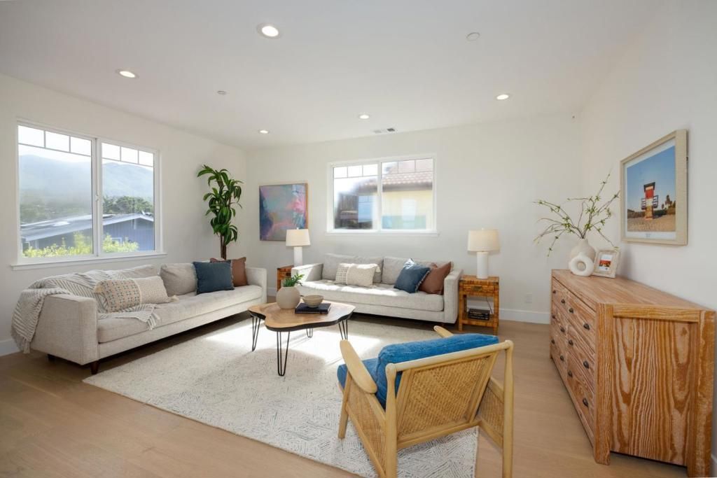 Image 25 of property listing at 525 5th Street, Montara, CA 94037