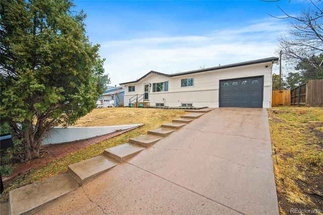 622 Paradise Lane, Colorado Springs, CO 80904