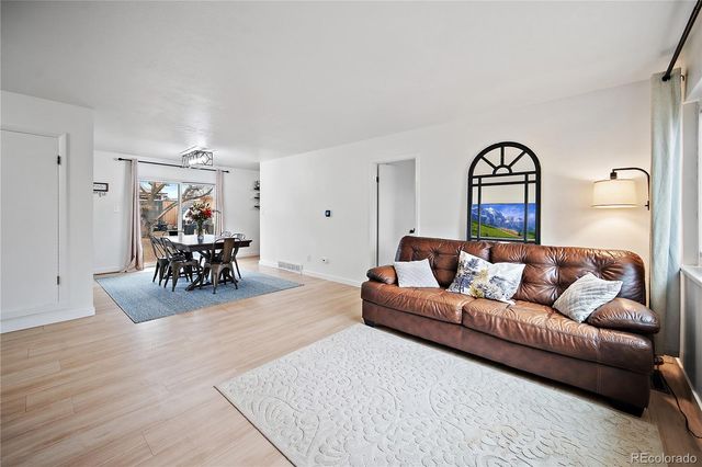 622 Paradise Lane, Colorado Springs, CO 80904