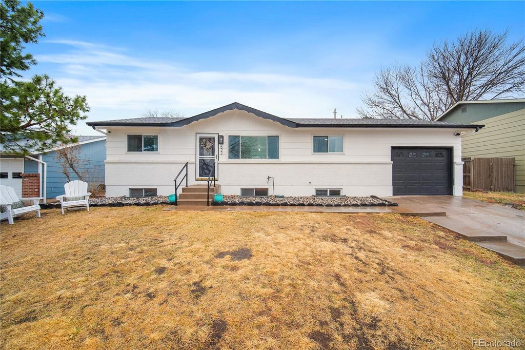 622 Paradise Lane, Colorado Springs, CO 80904