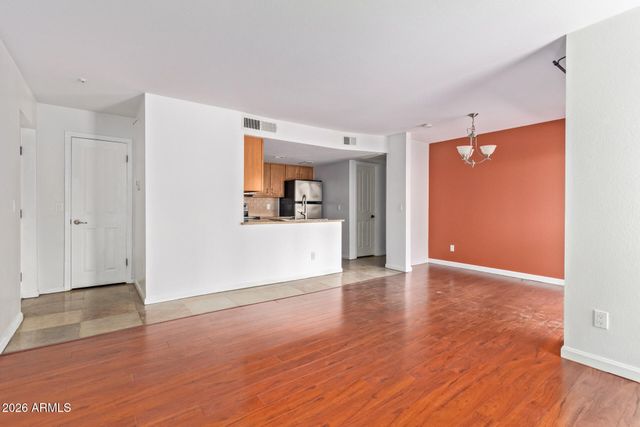 200 E SOUTHERN Avenue 203, Tempe, AZ 85282