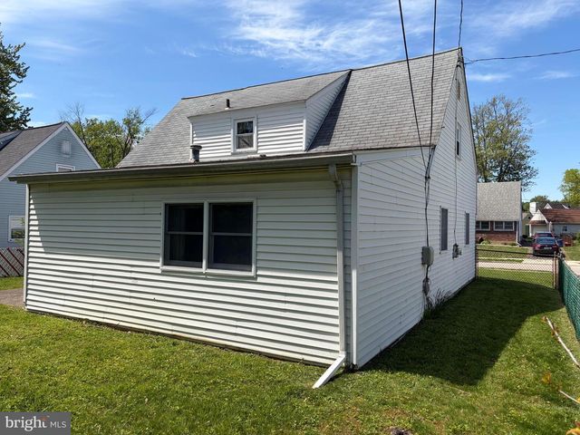 2608 WOOD RD, Secane, PA 19018