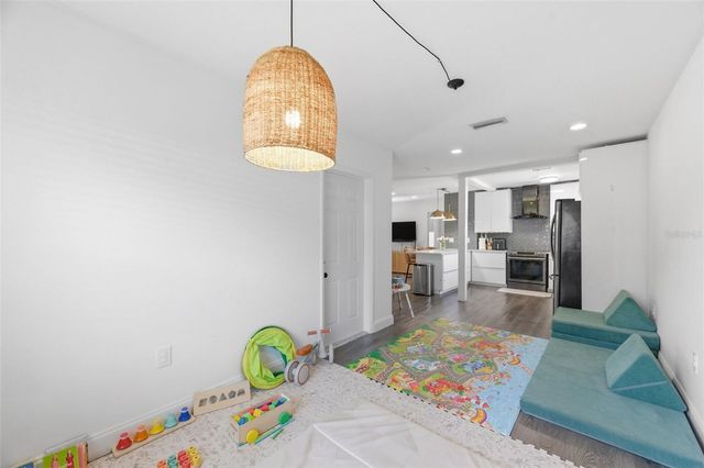 2150 76TH STREET N, St Petersburg, FL 33710