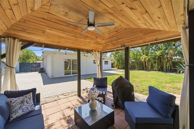 2150 76TH STREET N, St Petersburg, FL 33710