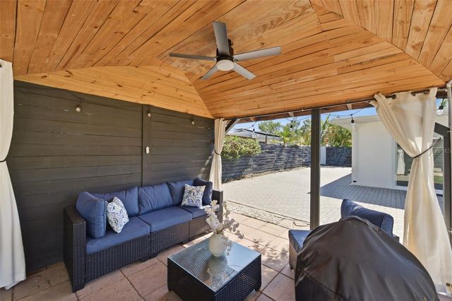 2150 76TH STREET N, St Petersburg, FL 33710