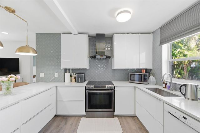 2150 76TH STREET N, St Petersburg, FL 33710