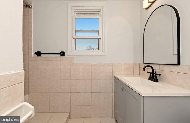 580 CARLISLE DR, Morrisville, PA 19067