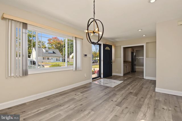 580 CARLISLE DR, Morrisville, PA 19067