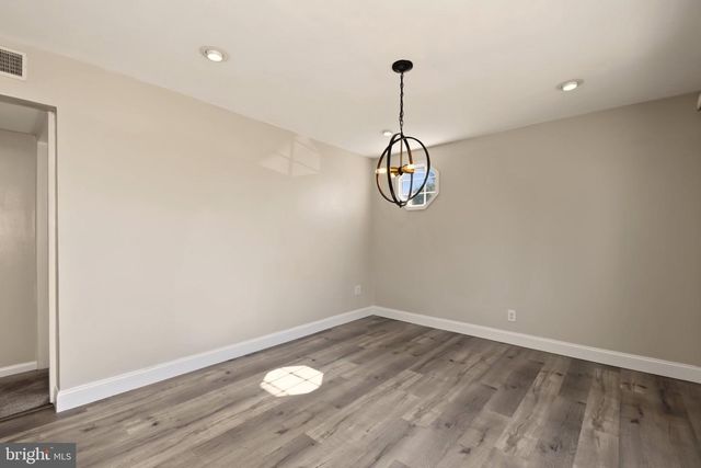 580 CARLISLE DR, Morrisville, PA 19067